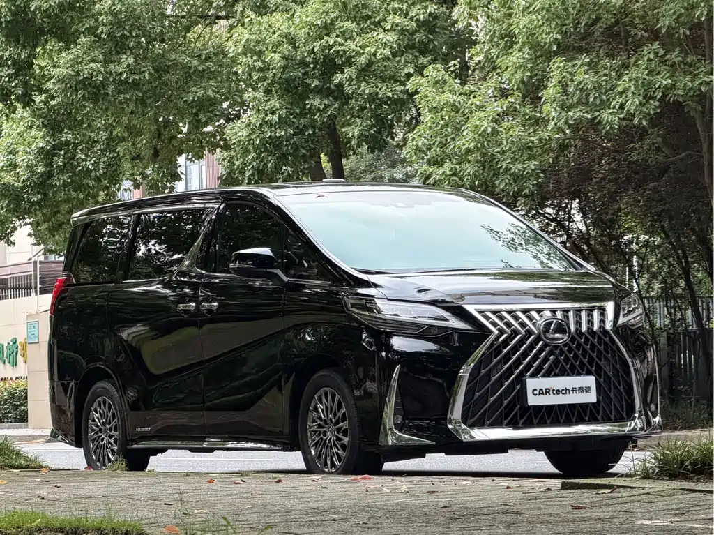 Lexus LM 2022