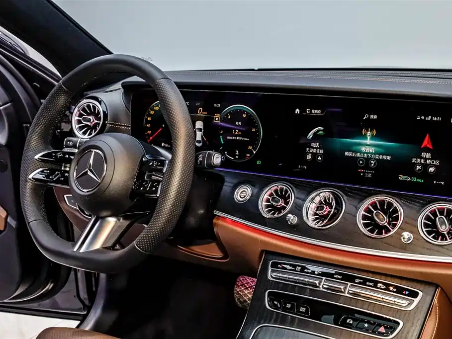 Mercedes-Benz E-Class 2023 — фото 13