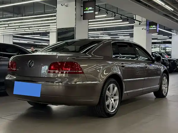 Volkswagen Phaeton 2012