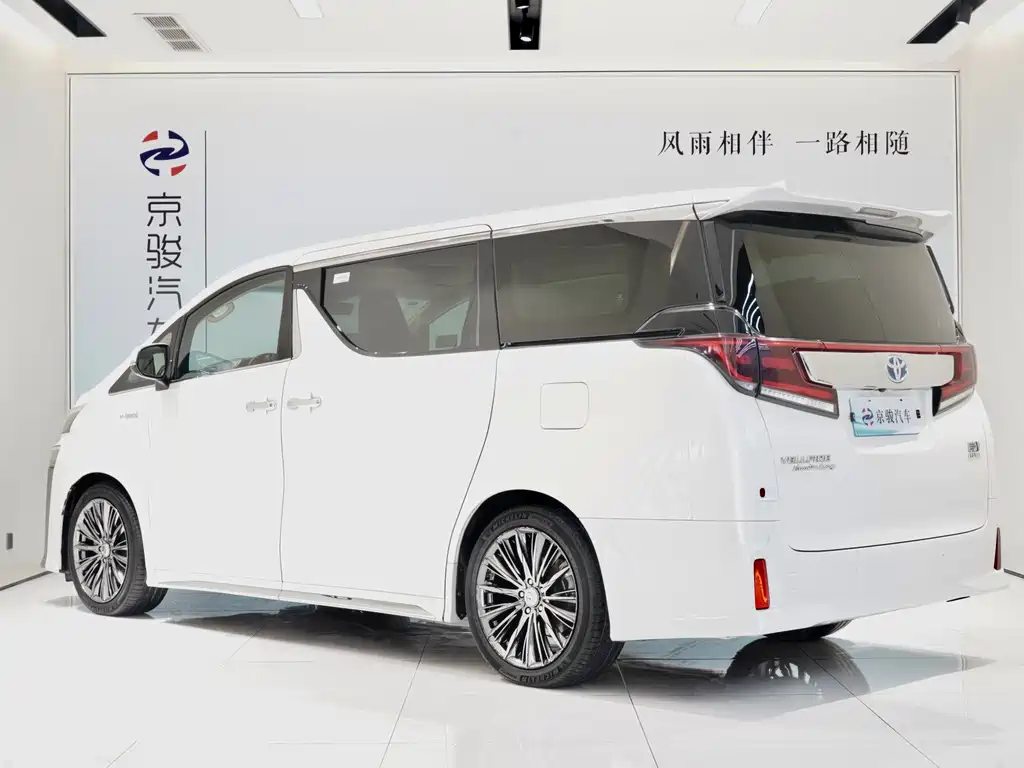 Toyota Vellfire 2021 — фото 17