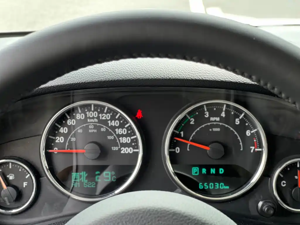 Jeep Wrangler 2016 — фото 17