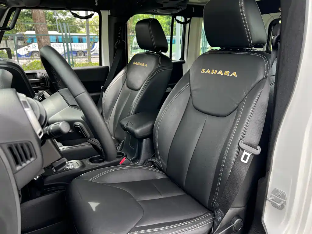 Jeep Wrangler 2016 — фото 21