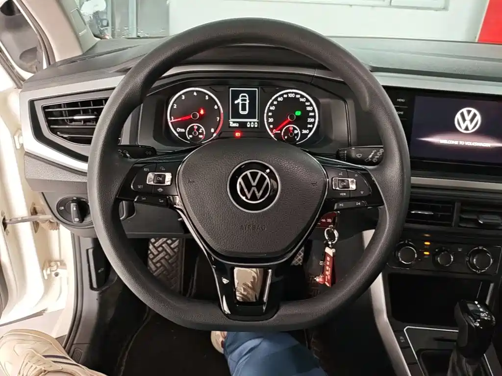 Volkswagen Polo 2023 — фото 11