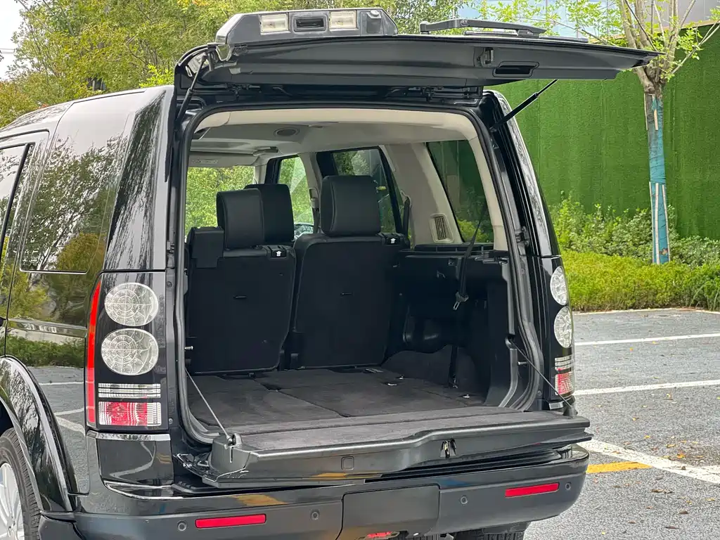 Land Rover Discovery 2014 — фото 20