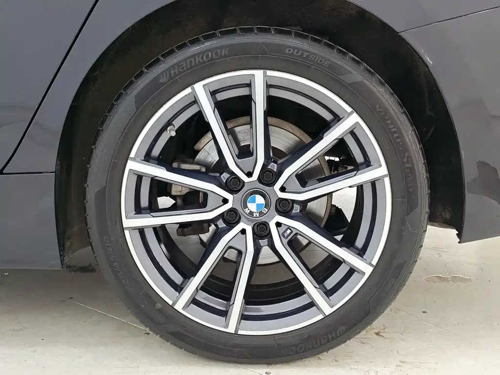 BMW 3 Series 2023 — фото 17