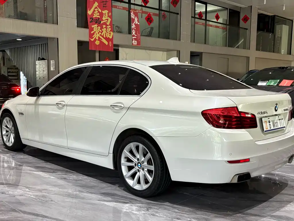 BMW 5 Series 2016 — фото 33