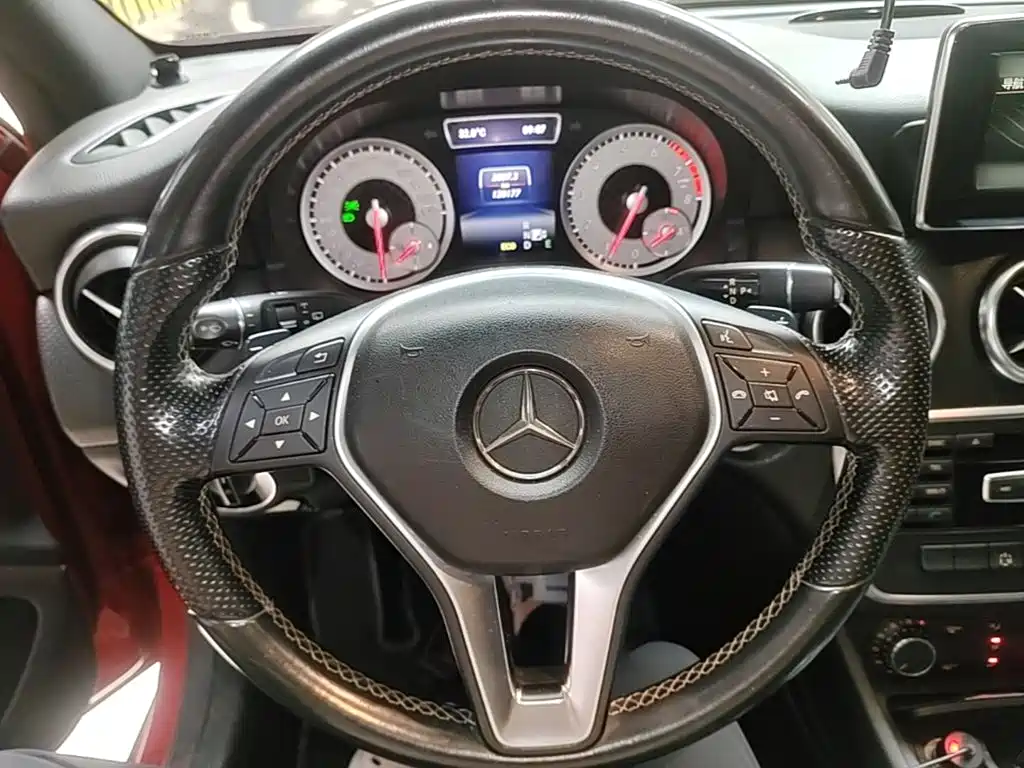 Mercedes-Benz A-Class 2014 — фото 11