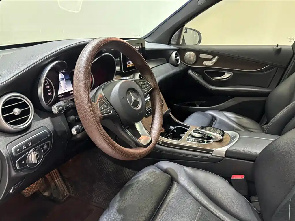 Mercedes-Benz GLC 2018 — фото 10