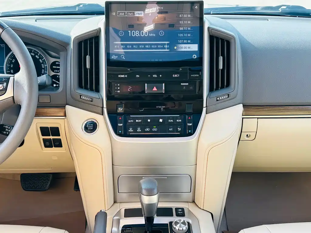 Toyota Land Cruiser 2020 — фото 21