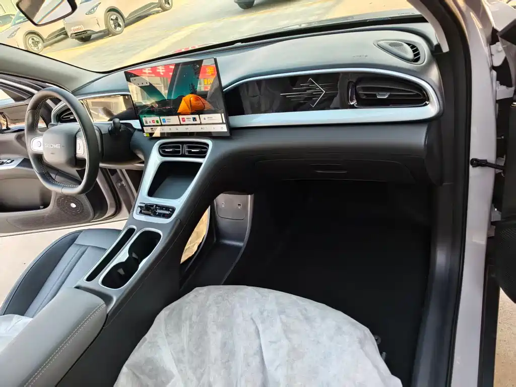 Geely Galaxy Starwish 2026 — фото 13