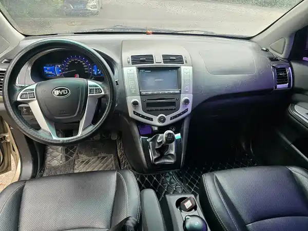 BYD S6 2014