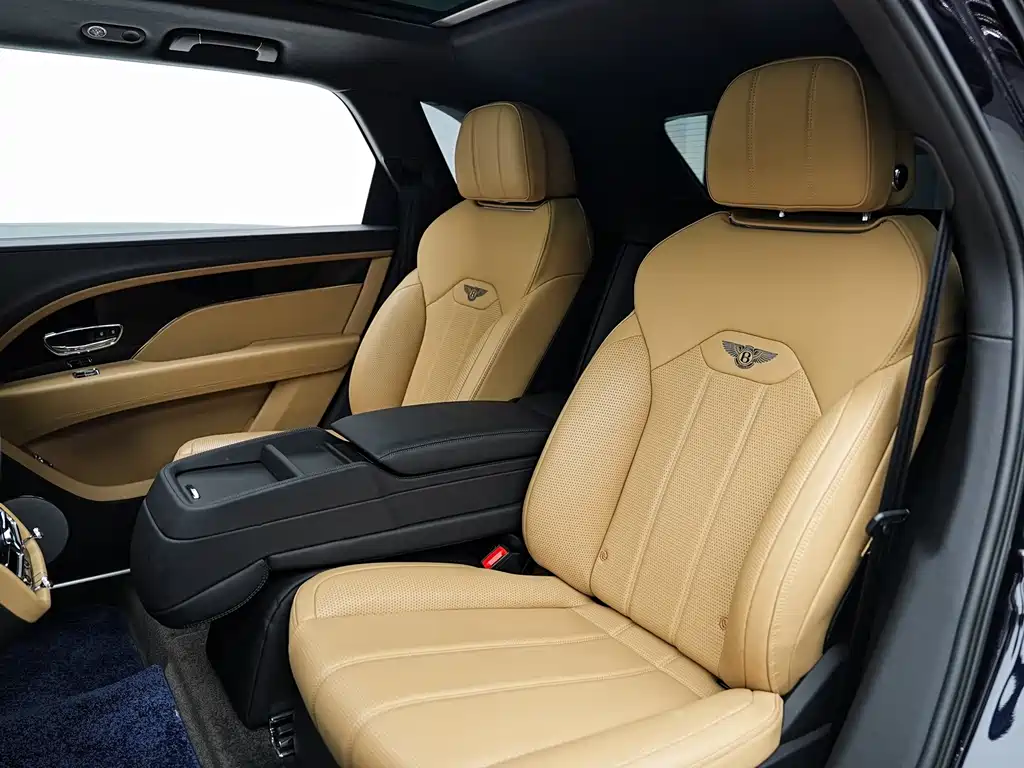Bentley Bentayga 2023 — фото 10
