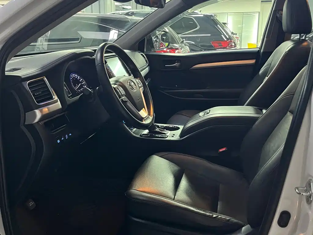 Toyota Highlander 2020 — фото 14