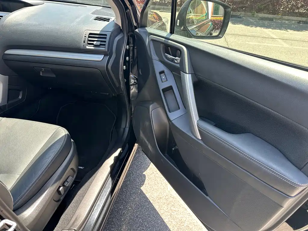 Subaru Forester 2015 — фото 24