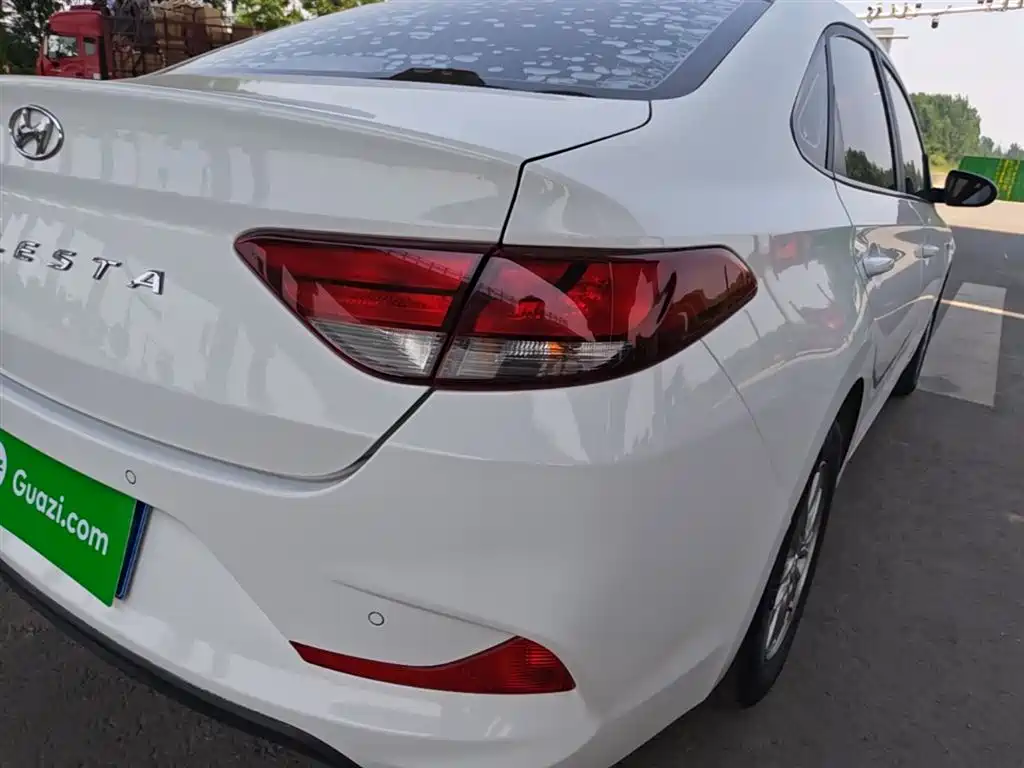 Hyundai Elantra 2019 — фото 8