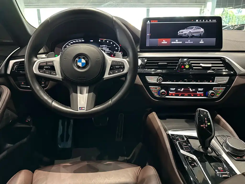 BMW 5 Series 2022 — фото 17