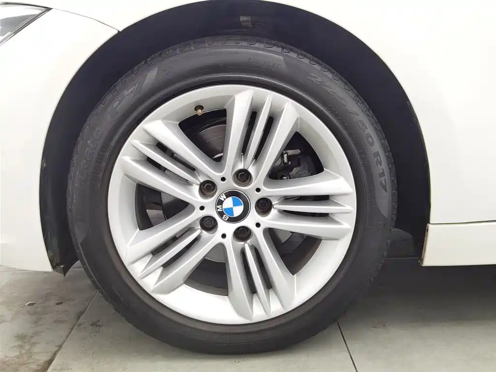 BMW 3 Series 2016 — фото 17