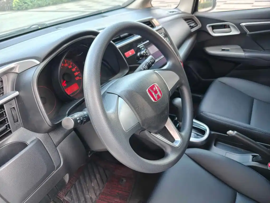 Honda Fit 2016 — фото 12