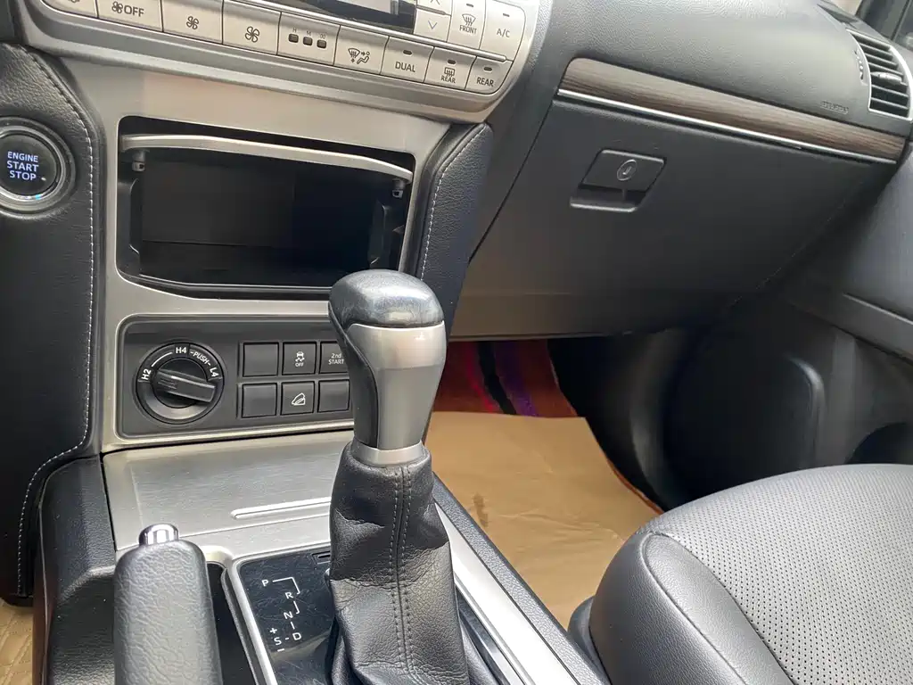 Toyota Prado 2019 — фото 23