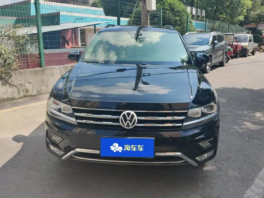 Volkswagen Tiguan L 2021 — фото 1