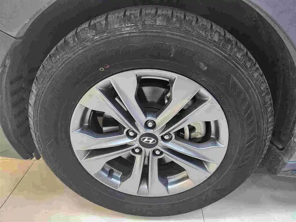 Hyundai Santa Fe 2015 — фото 18