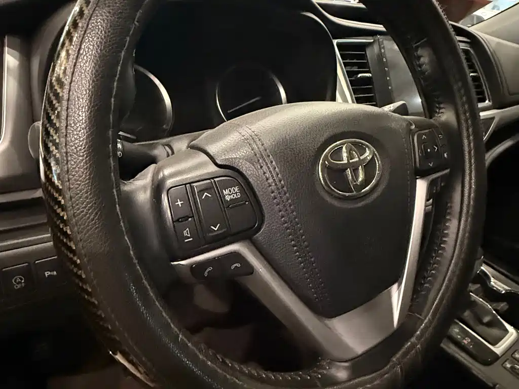 Toyota Highlander 2020 — фото 12