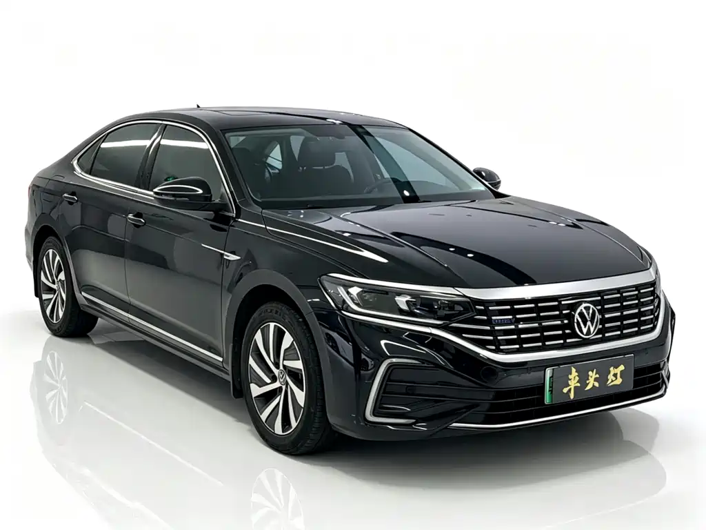 Volkswagen Passat PHEV 2023 — фото 3