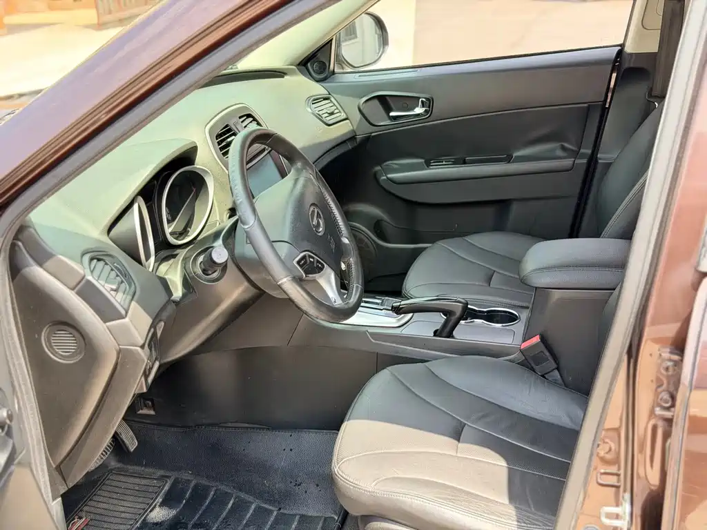 GAC Motor Trumpchi GS5 2014 — фото 8