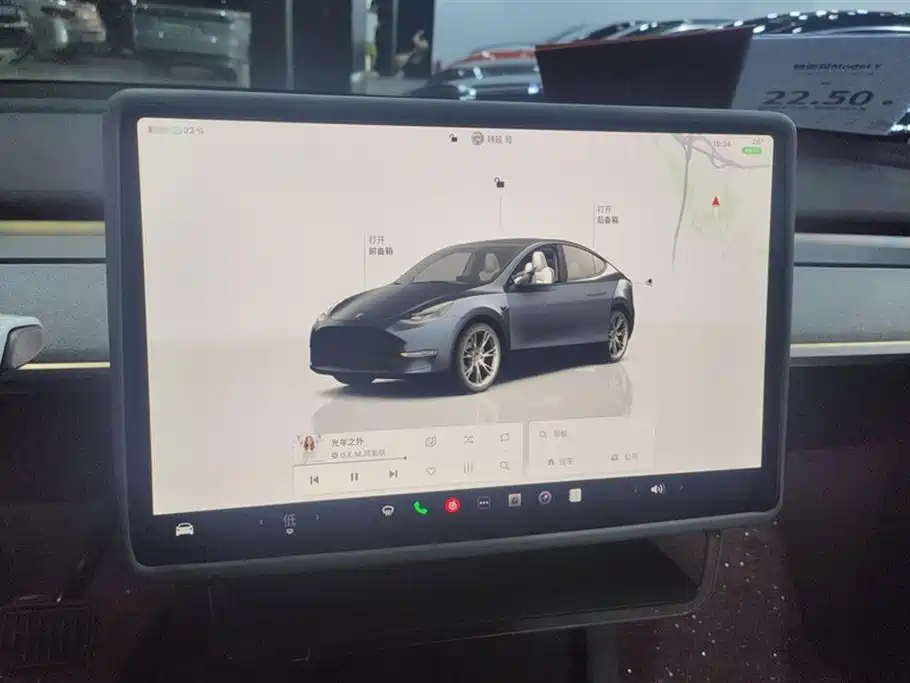 Tesla Model Y 2025 — фото 13