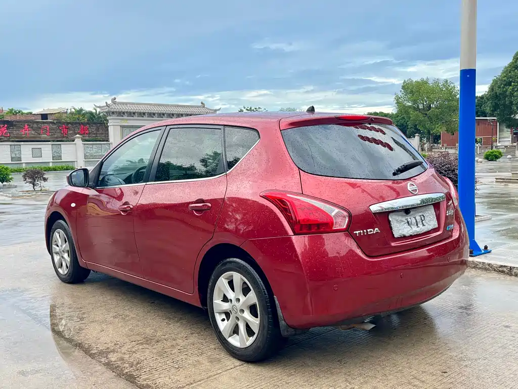 Nissan Tiida 2014