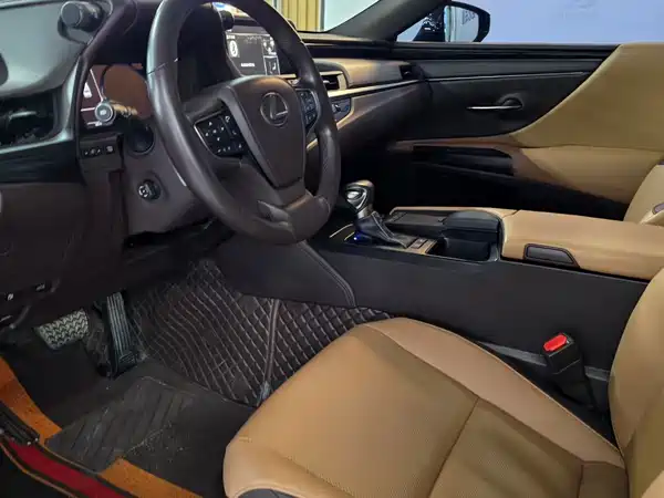 Lexus ES 2018