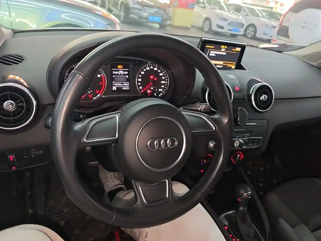 Audi A1 2019 — фото 10