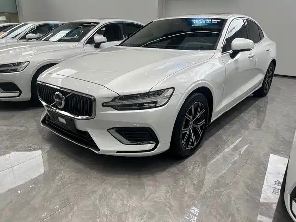 Volvo S60 2023
