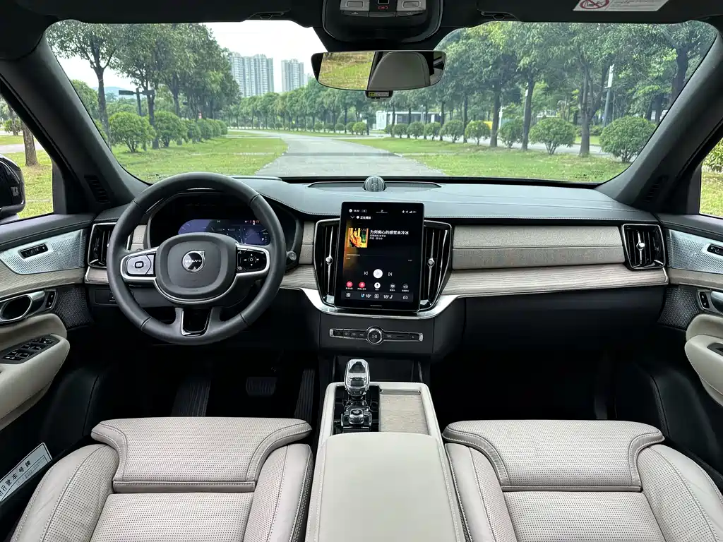 Volvo XC90 PHEV 2025 — фото 9