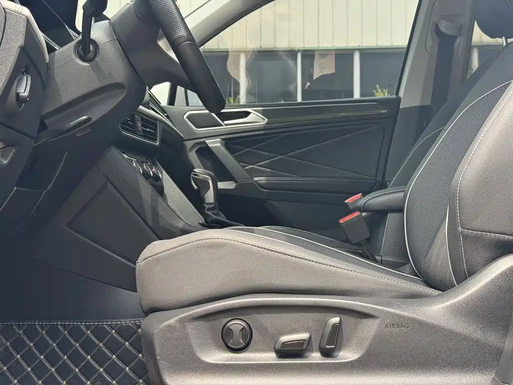 Volkswagen Tiguan L 2023