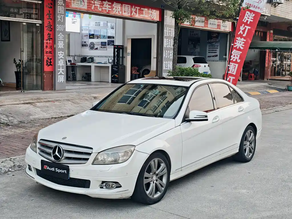Mercedes-Benz C-Class 2011