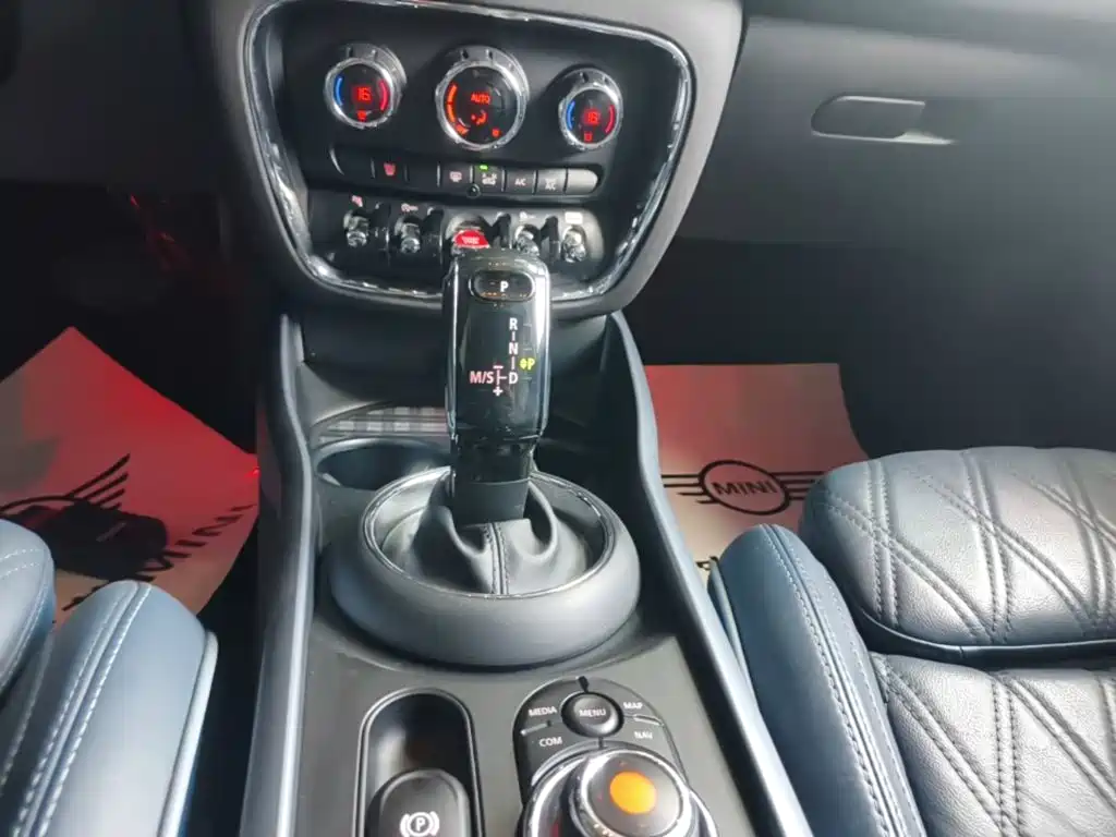 MINI Clubman 2019 — фото 14