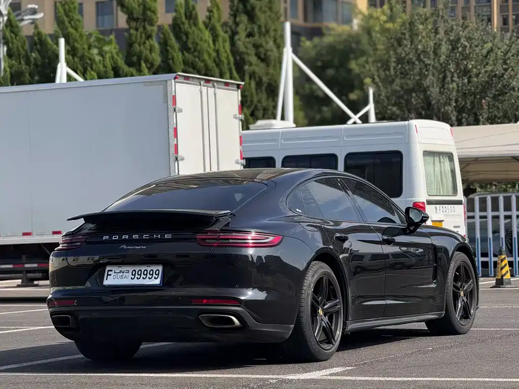 Porsche Panamera 2018 — фото 6