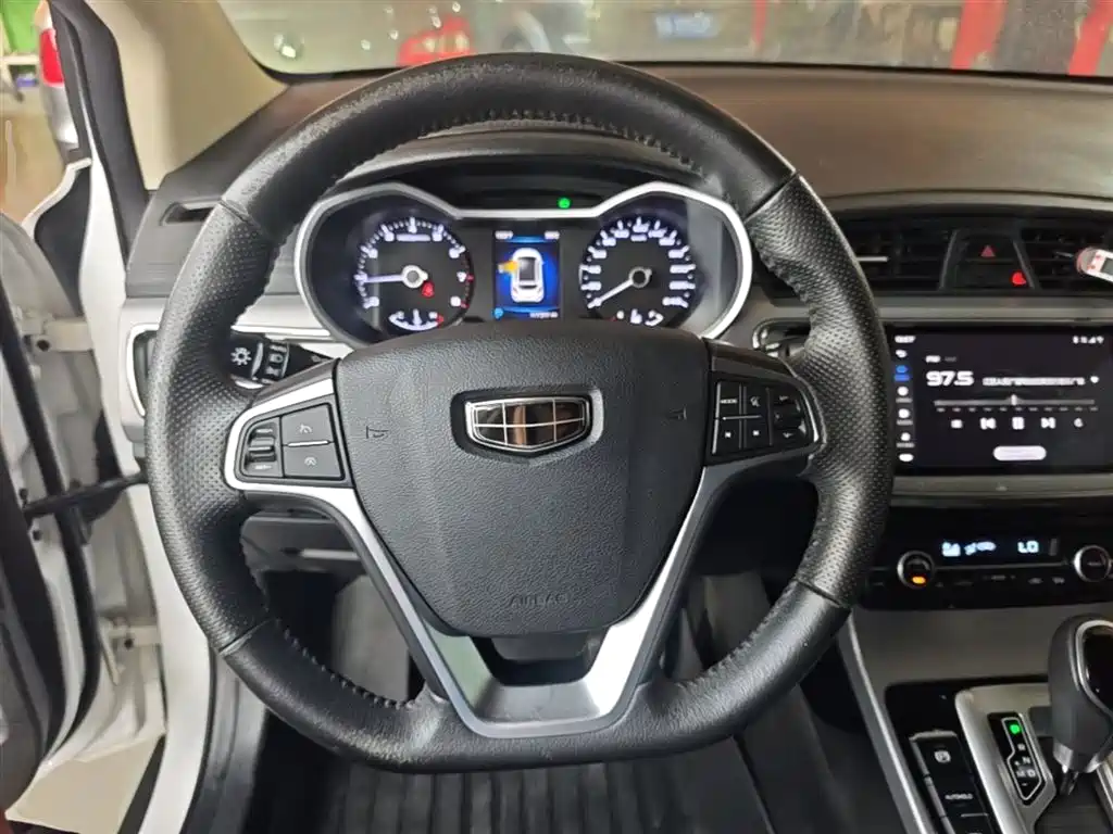 Geely Emgrand GS 2018 — фото 11