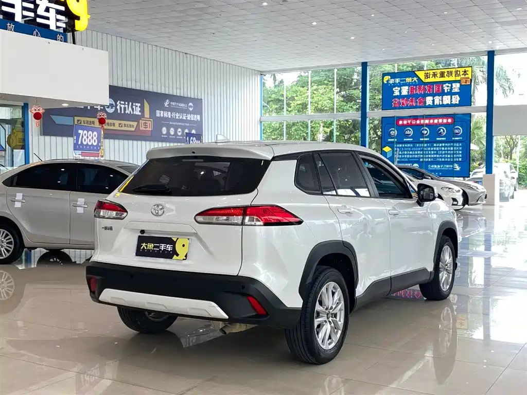 Toyota Corolla Cross 2023 — фото 12