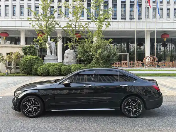 Mercedes-Benz C-Class 2021
