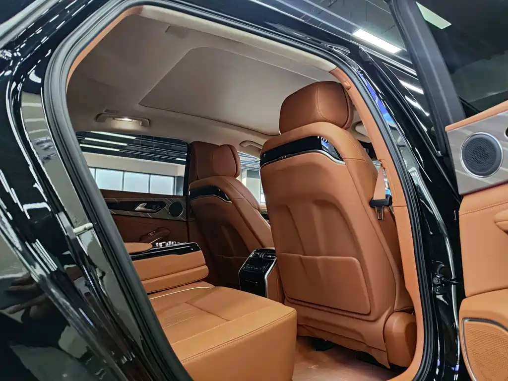Hongqi H9 2021 — фото 16