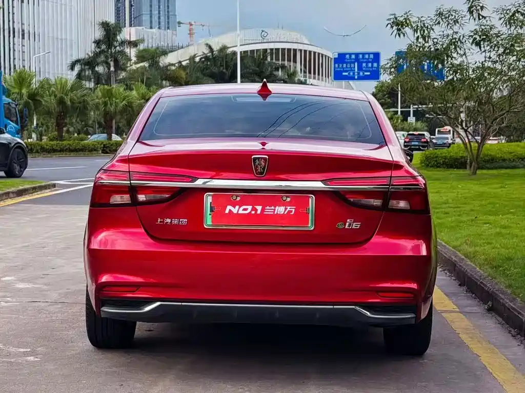 Roewe i6 New Energy 2018 — фото 8