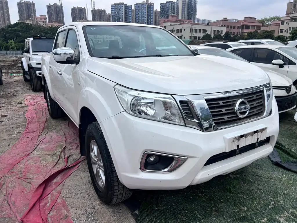 Nissan Navara 2018 — фото 2