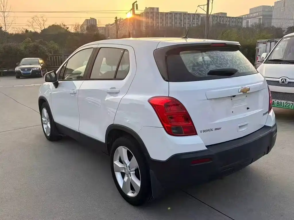 Chevrolet Trax 2015 — фото 9