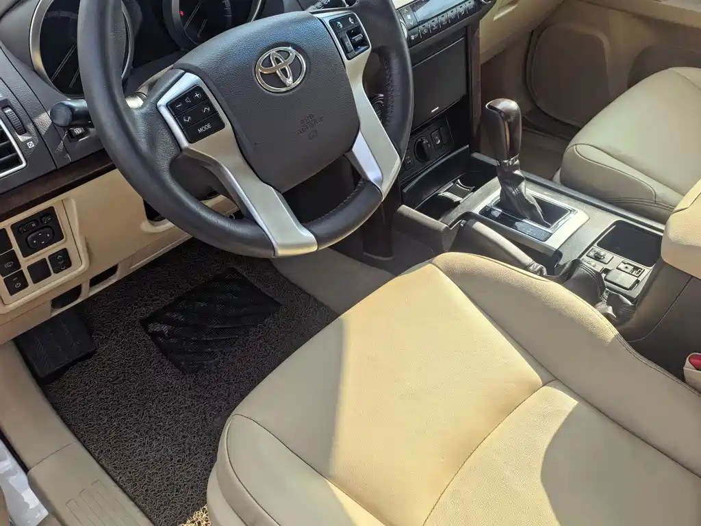 Toyota Prado 2014 — фото 10