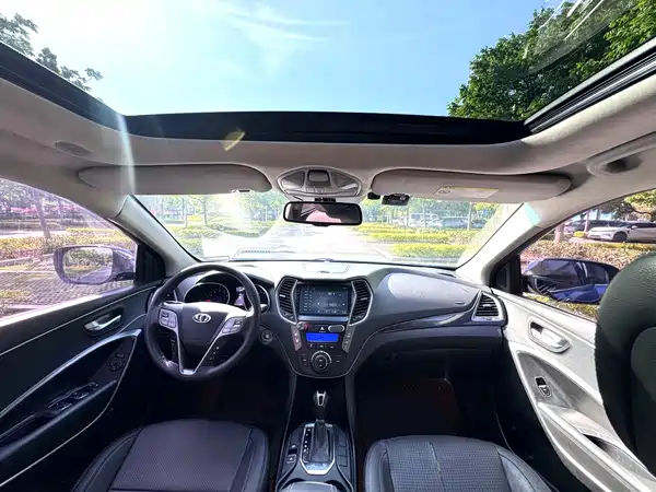 Hyundai Santa Fe 2015