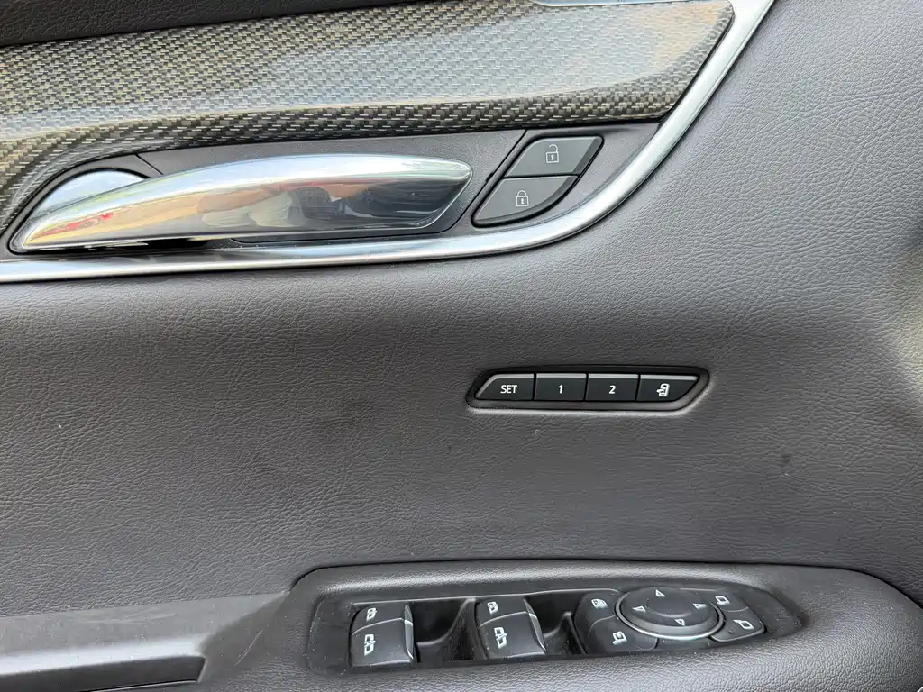 Cadillac XT5 2022 — фото 12