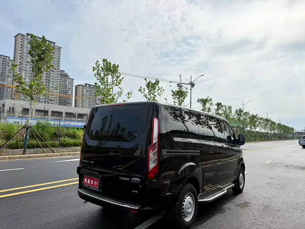 Ford Transit 2022 — фото 11
