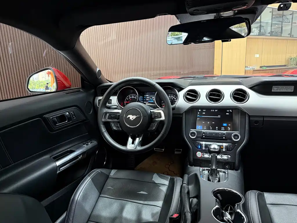 Ford Mustang 2018 — фото 17